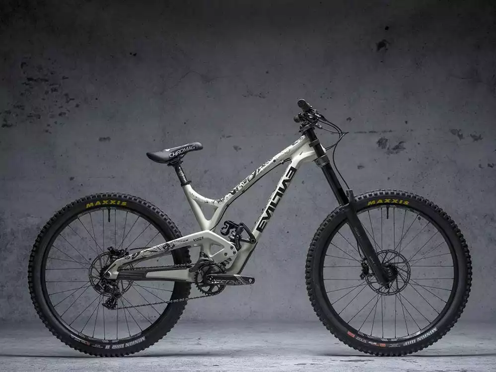 DYEDBRO Fluor Black Matte Rahmenschutz Kit 9 DYEDBRO Fluor Black Matte Rahmenschutz Kit – Bild 7