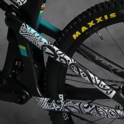 DYEDBRO Maori White Matte Rahmenschutz Kit -Lupine Verkäufe dyedbro maori white matte rahmenschutz 2